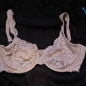 Elegant Lace Underwire Bra - Cream